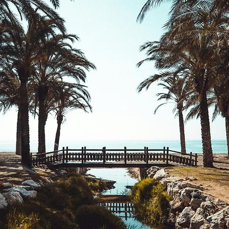 Sunstay Loft Puerto Marina بينالماذينا المظهر الخارجي الصورة