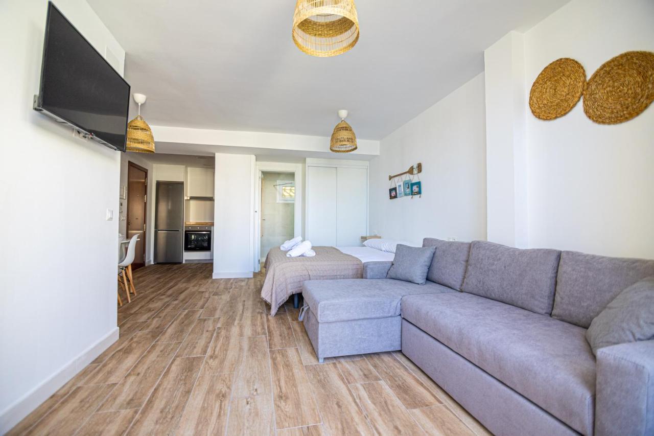 Sunstay Loft Puerto Marina بينالماذينا المظهر الخارجي الصورة