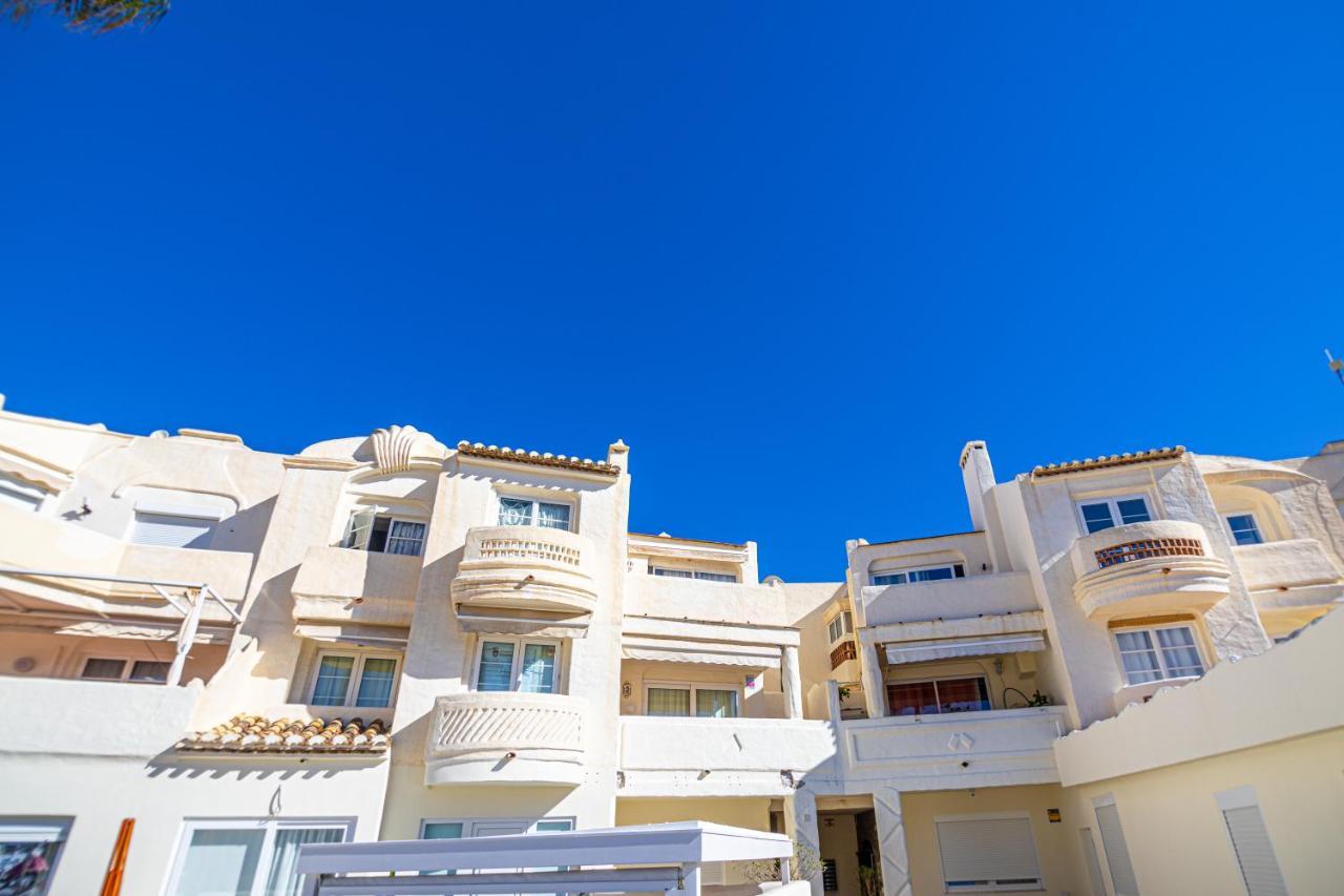 Sunstay Loft Puerto Marina بينالماذينا المظهر الخارجي الصورة