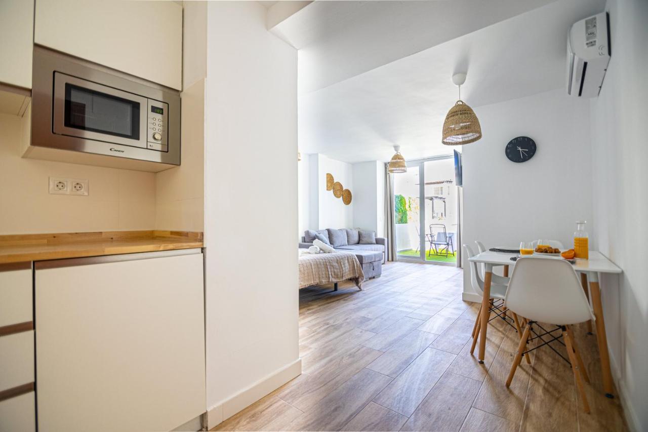 Sunstay Loft Puerto Marina بينالماذينا المظهر الخارجي الصورة