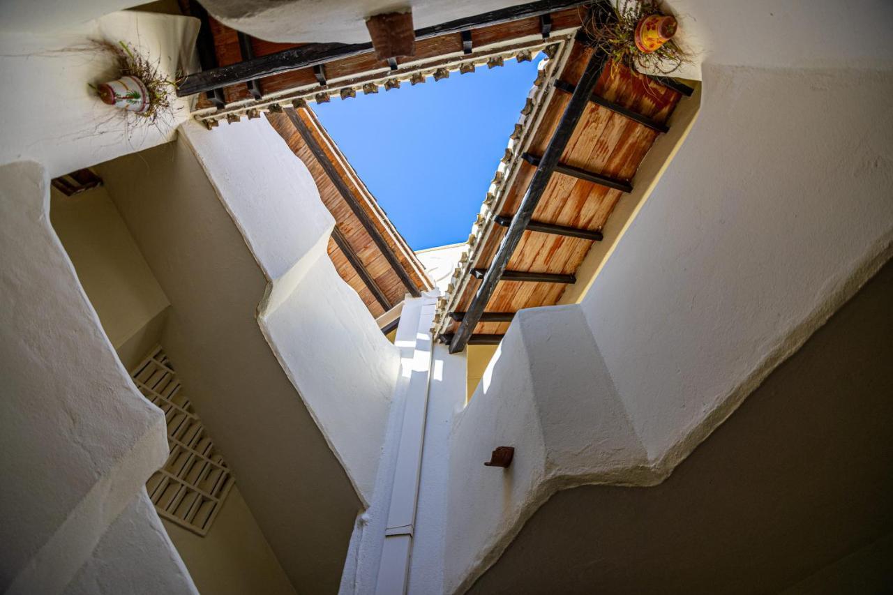 Sunstay Loft Puerto Marina بينالماذينا المظهر الخارجي الصورة