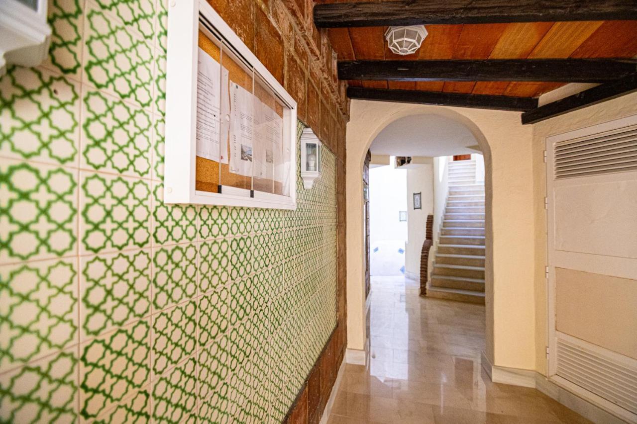 Sunstay Loft Puerto Marina بينالماذينا المظهر الخارجي الصورة