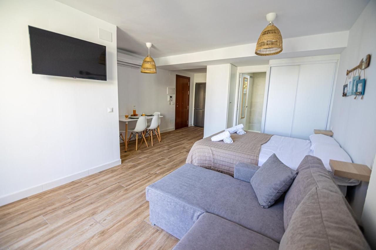 Sunstay Loft Puerto Marina بينالماذينا المظهر الخارجي الصورة