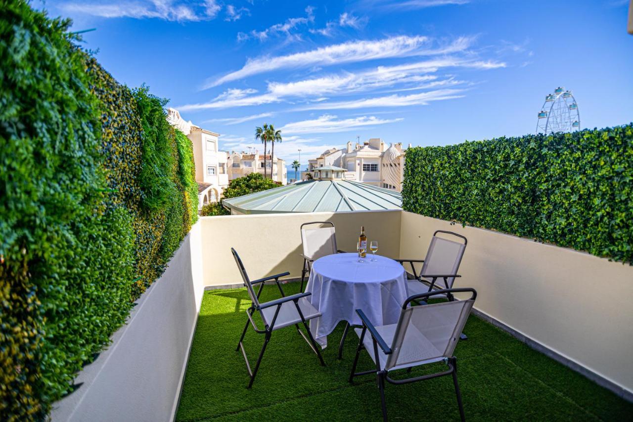 Sunstay Loft Puerto Marina بينالماذينا المظهر الخارجي الصورة