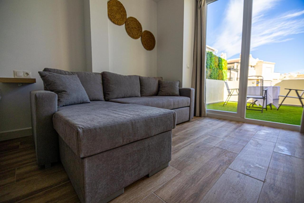 Sunstay Loft Puerto Marina بينالماذينا المظهر الخارجي الصورة